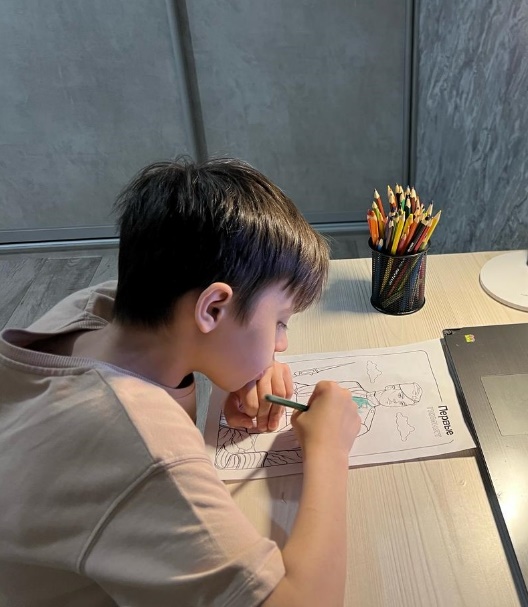 Дети сотрудников Оренбургского Росприроднадзора присоединились к Всероссийской акции «Раскраска «Символы Победы»