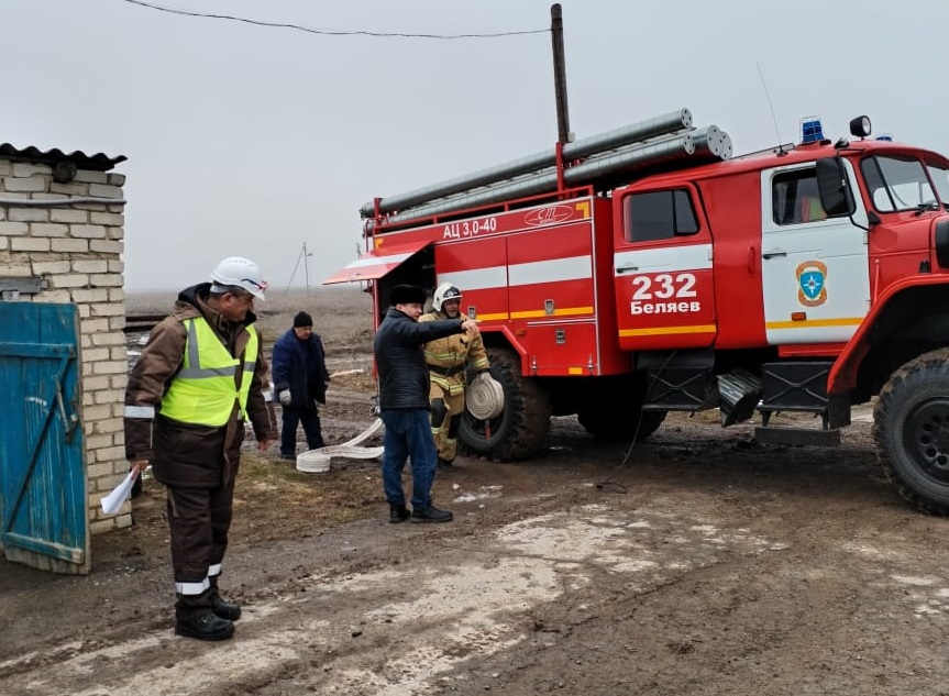 Специалисты Росприроднадзора приняли участие в учениях по ликвидации аварийных разливов нефтепродуктов в Морозовском районе Ростовской области