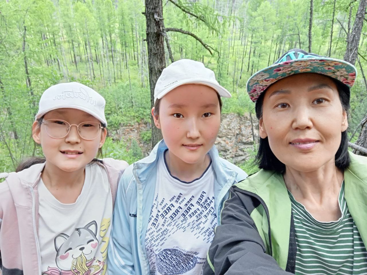 В Хакасии и Тыве сотрудники Росприроднадзора провели семейные досуговые мероприятия