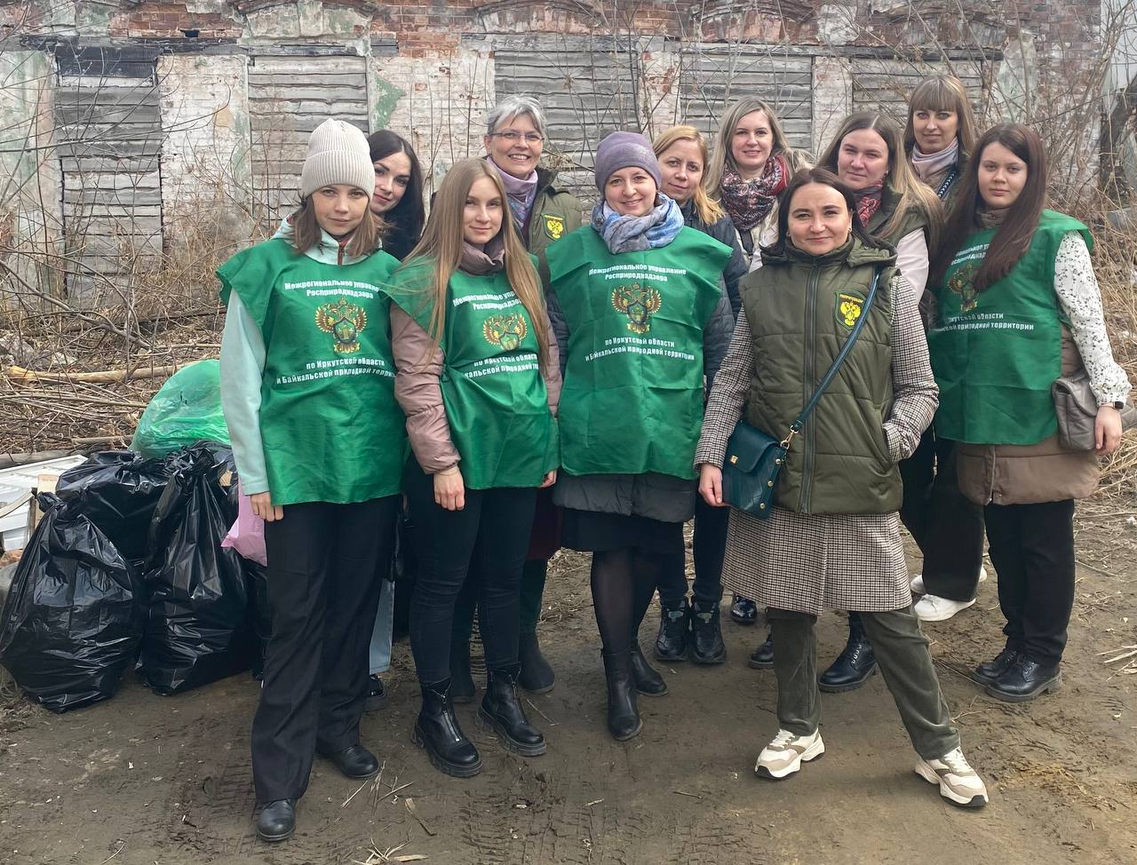 Сотрудники Межрегионального управления Росприроднадзора по Иркутской области и БПТ приняли участие в месячнике по саночистке г.Иркутска