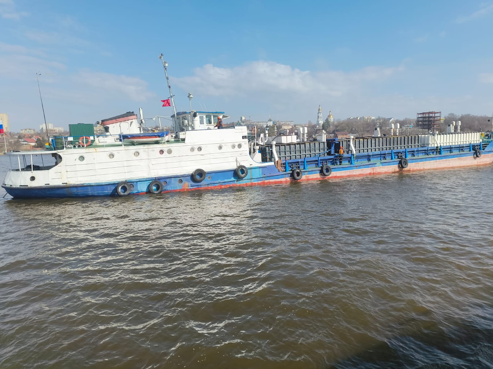 Специалисты Росприроднадзора приняли участие в тренировочных учениях по ликвидации аварийных разливов нефтепродуктов в морском порту Ростов-на-Дону