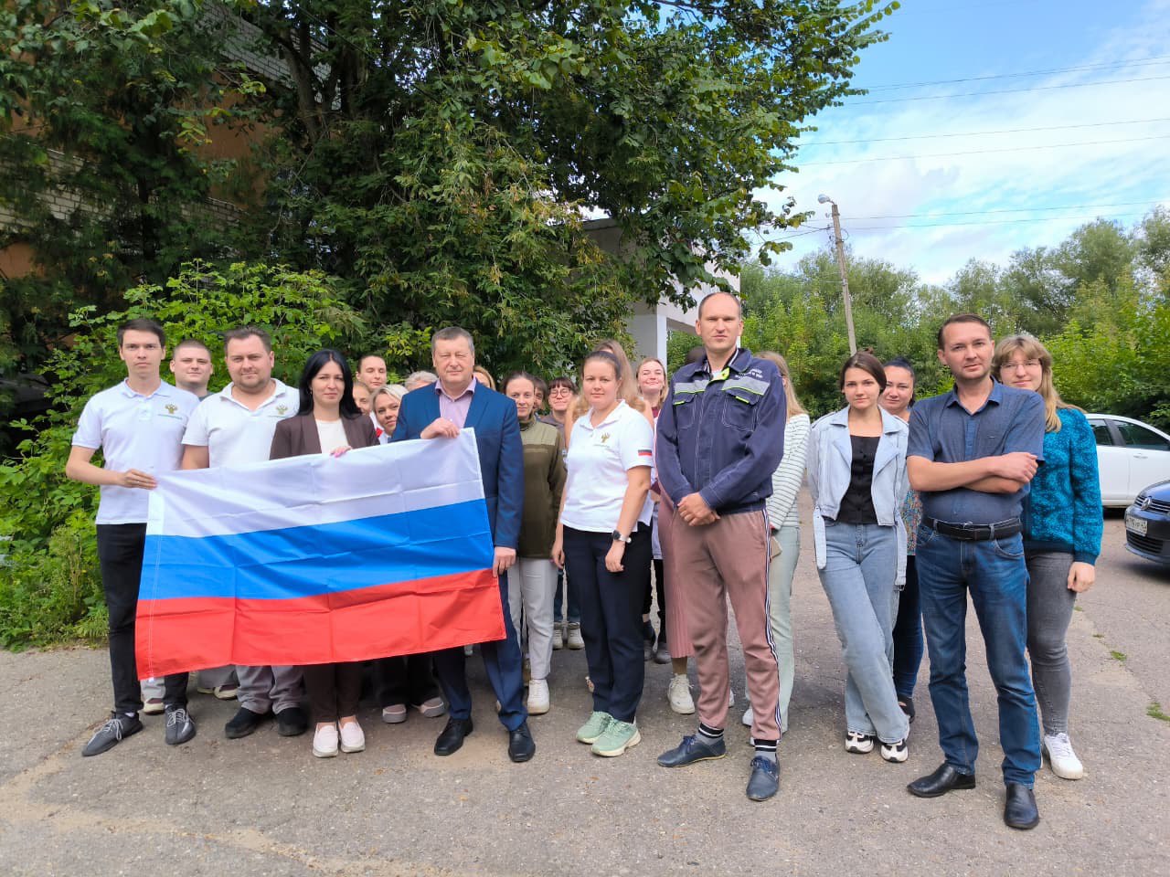 Коллектив Верхне-Волжского межрегионального управления встретил День флага 