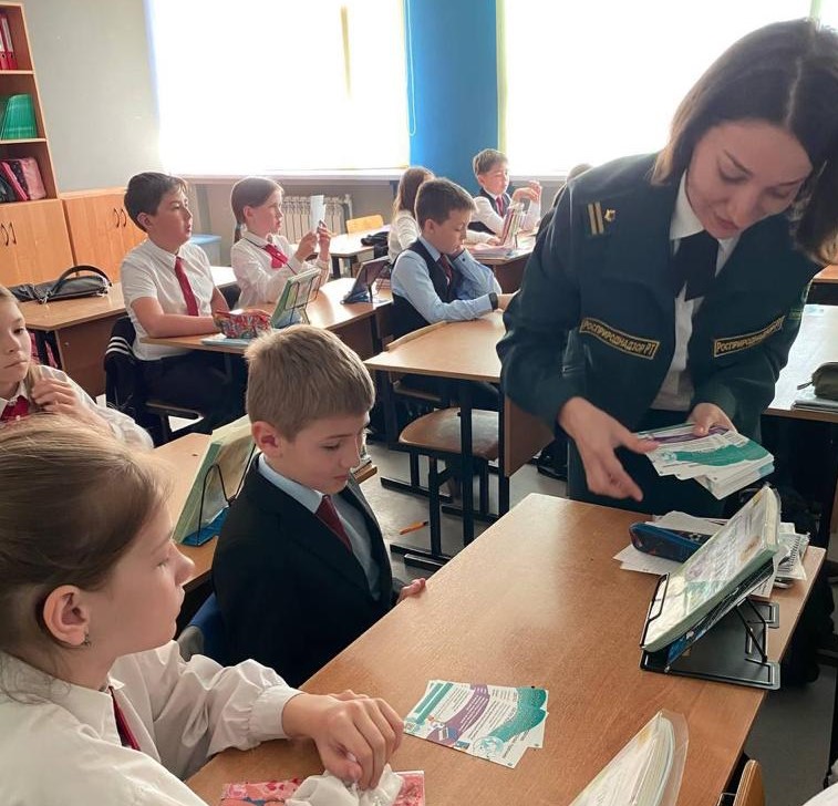 Сотрудники Росприроднадзора провели эколого-просветительскую акцию для школьников Татарстана