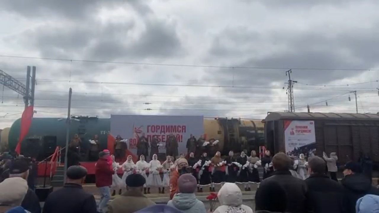 В Абакане сотрудники Енисейского управления Росприроднадзора встретили «Поезд Победы»