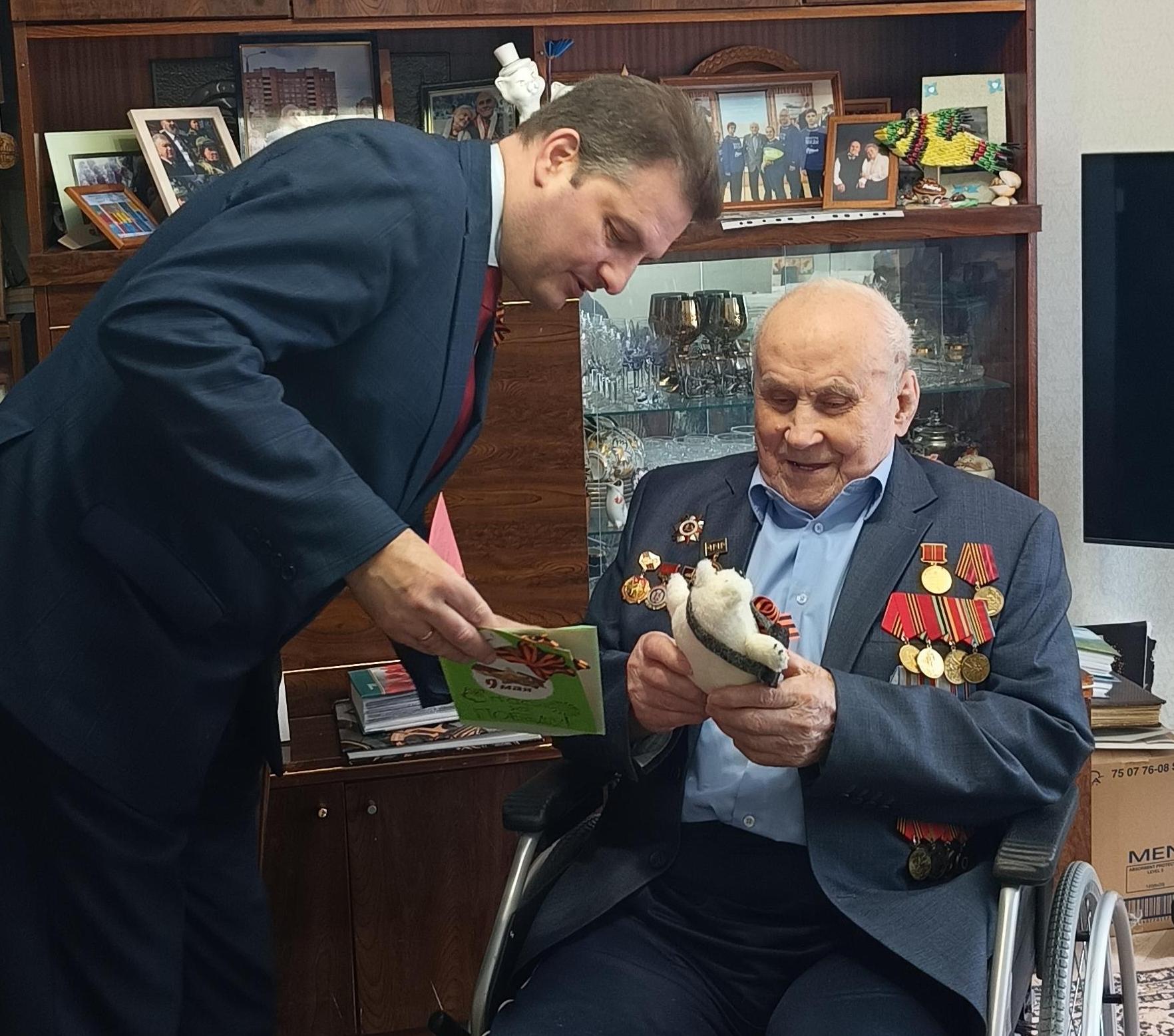 Сотрудники Росприроднадзора в Нижегородской области поздравляют ветеранов Великой Отечественной войны 