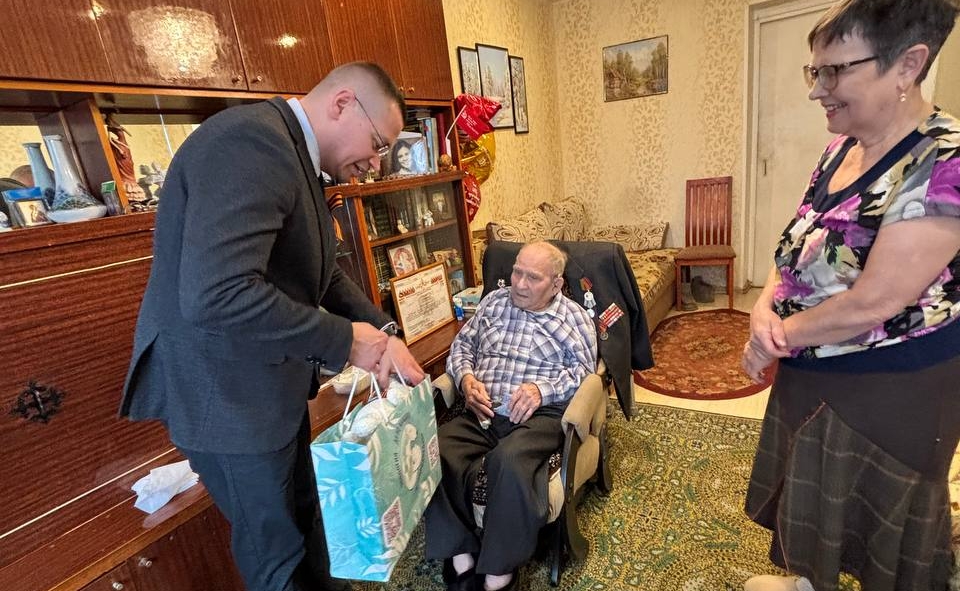 В преддверии Дня Великой Победы в Архангельске чествовали ветерана войны