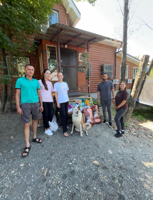 Наши сердца – бездомным животным: сотрудники Дальневосточного межрегионального управления Росприроднадзора приняли участие в акции посвященной Дню бездомных животных