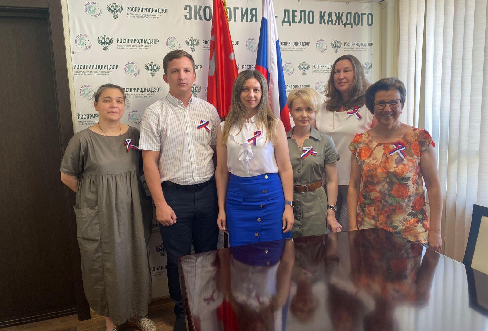 В Тюмени сотрудники Северо-Уральского управления Росприроднадзора приняли участие в акции «Российский триколор»  