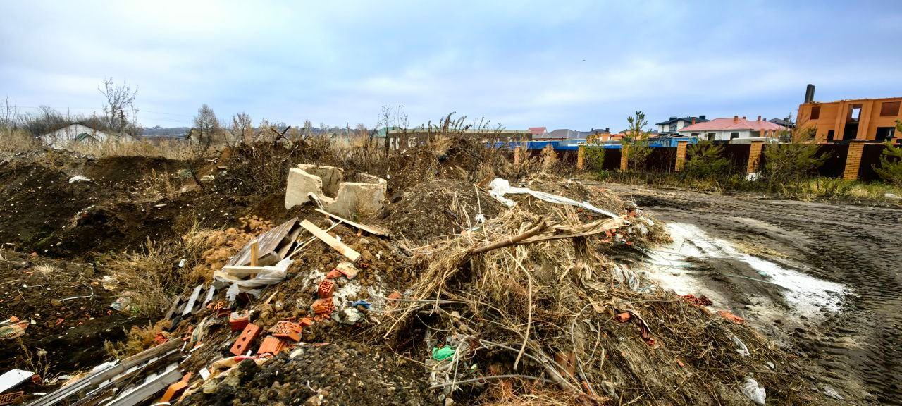 Росприроднадзор выявил свалку на земле, предназначенной для строительства спортивного комплекса 