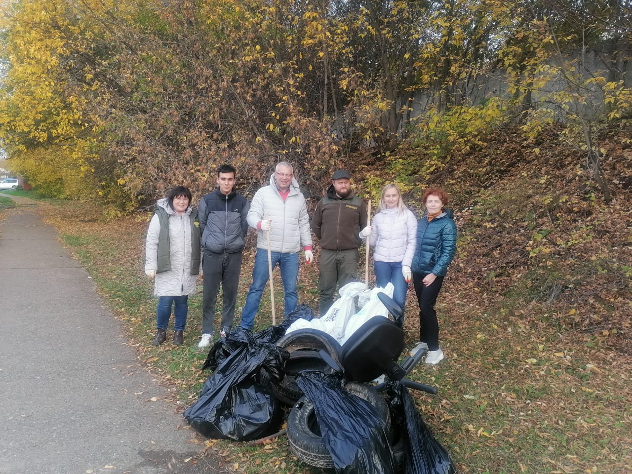 Сотрудники Росприроднадзора приняли участие в общегородском субботнике в Перми