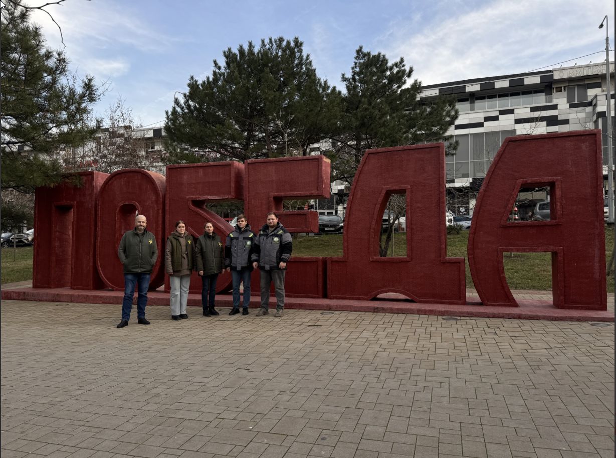 Сотрудники Росприроднадзора посетили Сквер 75-летия Победы в городе-герое Новороссийске