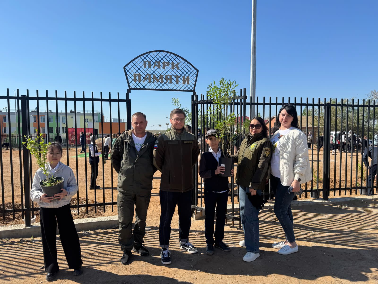 Сотрудники Нижне-Волжского управления Росприроднадзора высадили деревья в рамках Международной акции «Сад памяти»