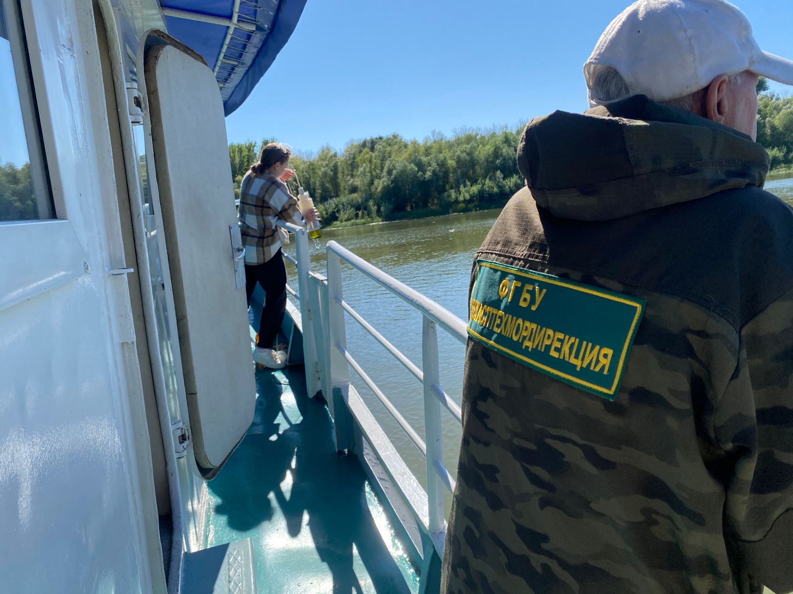 Росприроднадзором приняты меры по факту загрязнения нефтепродуктами акватории реки Кривая Болда в административных границах города Астрахани