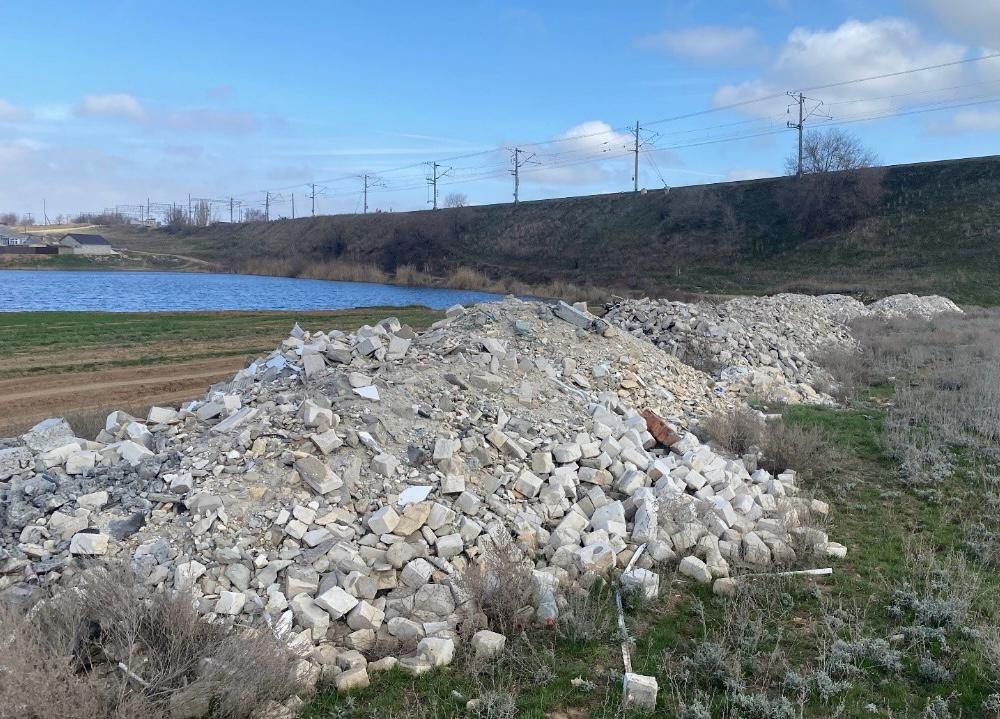 Суд удовлетворил иск Росприроднадзора к администрации Светлоярского района Волгоградской области о ликвидации свалки строительных отходов