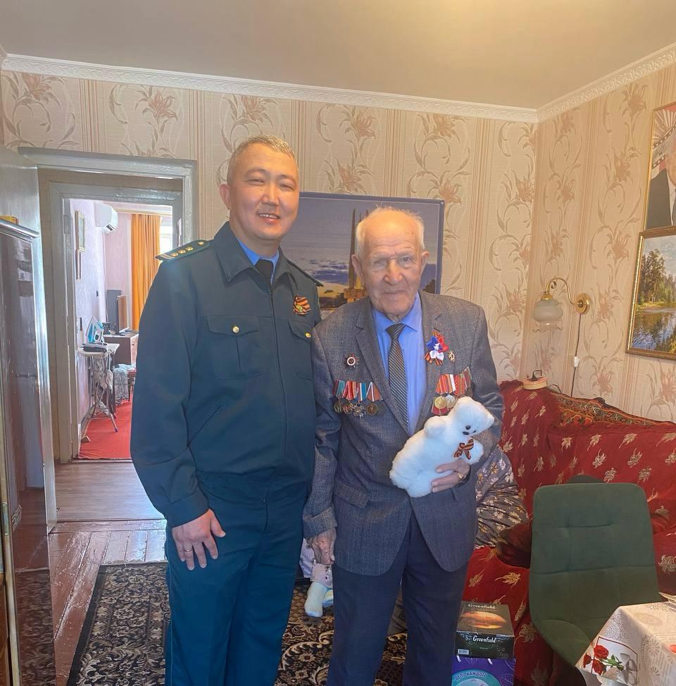 Сотрудники Нижне-Волжского управления Росприроднадзора поздравили ветеранов Великой Отечественной войны в Республике Калмыкия