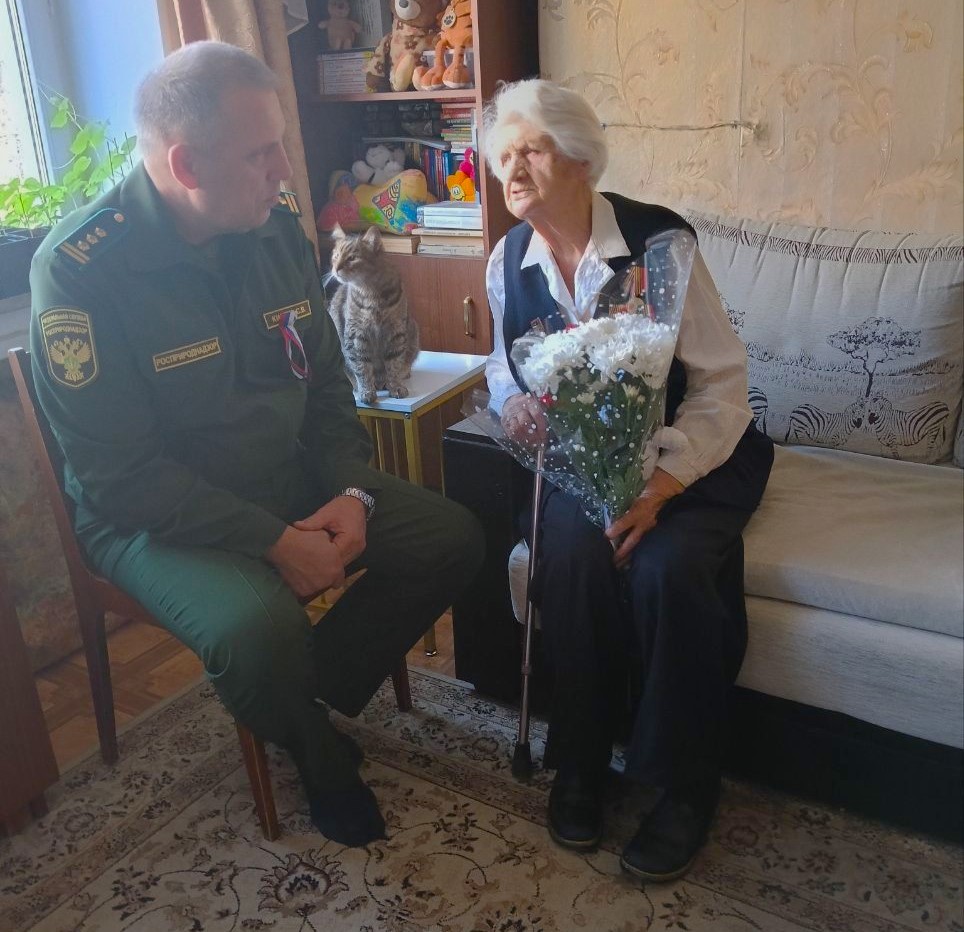 В городе Челябинске Росприроднадзор продолжает поздравлять ветеранов Великой Отечественной войны