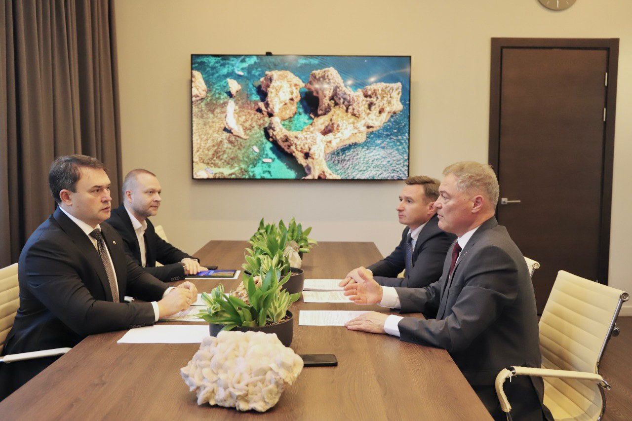 Алексей Карякин провел рабочую встречу с заместителем Председателя Правительства Воронежской области Виктором Логвиновым и главой Рамонского района Николаем Бурениным