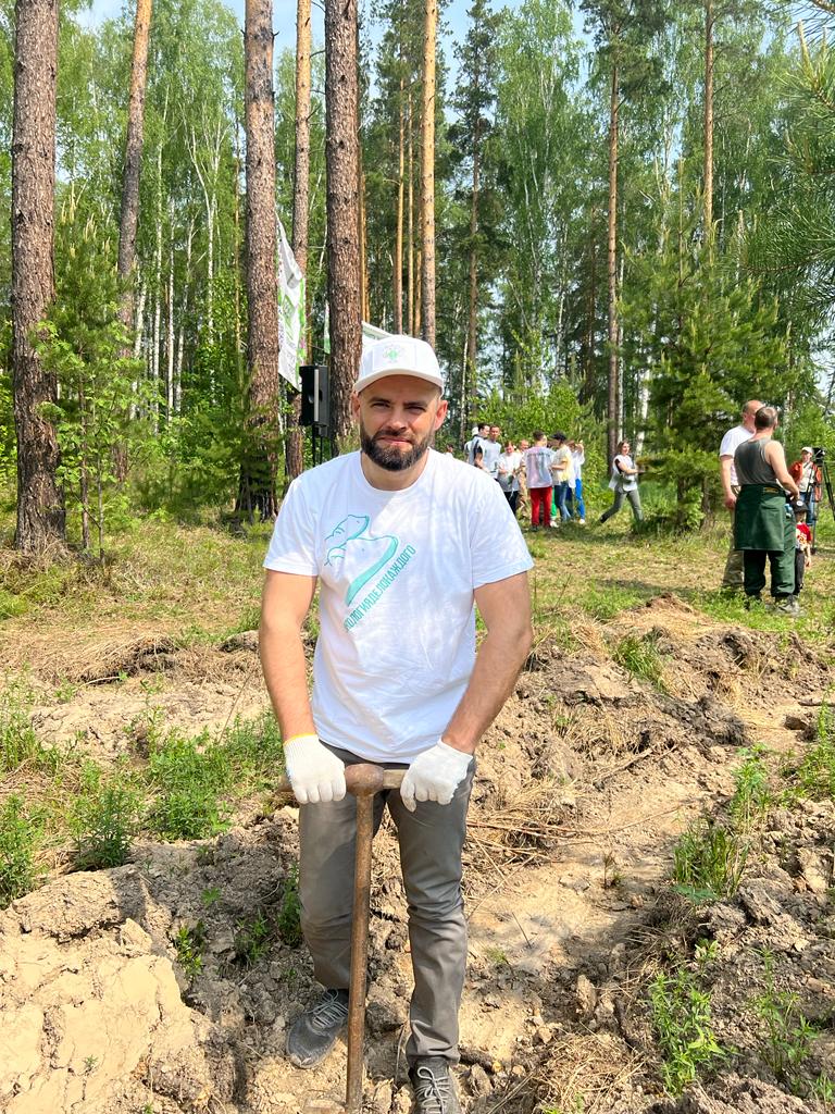 В Свердловской области сотрудники Росприроднадзора приняли участие в международной акции «Сад памяти»