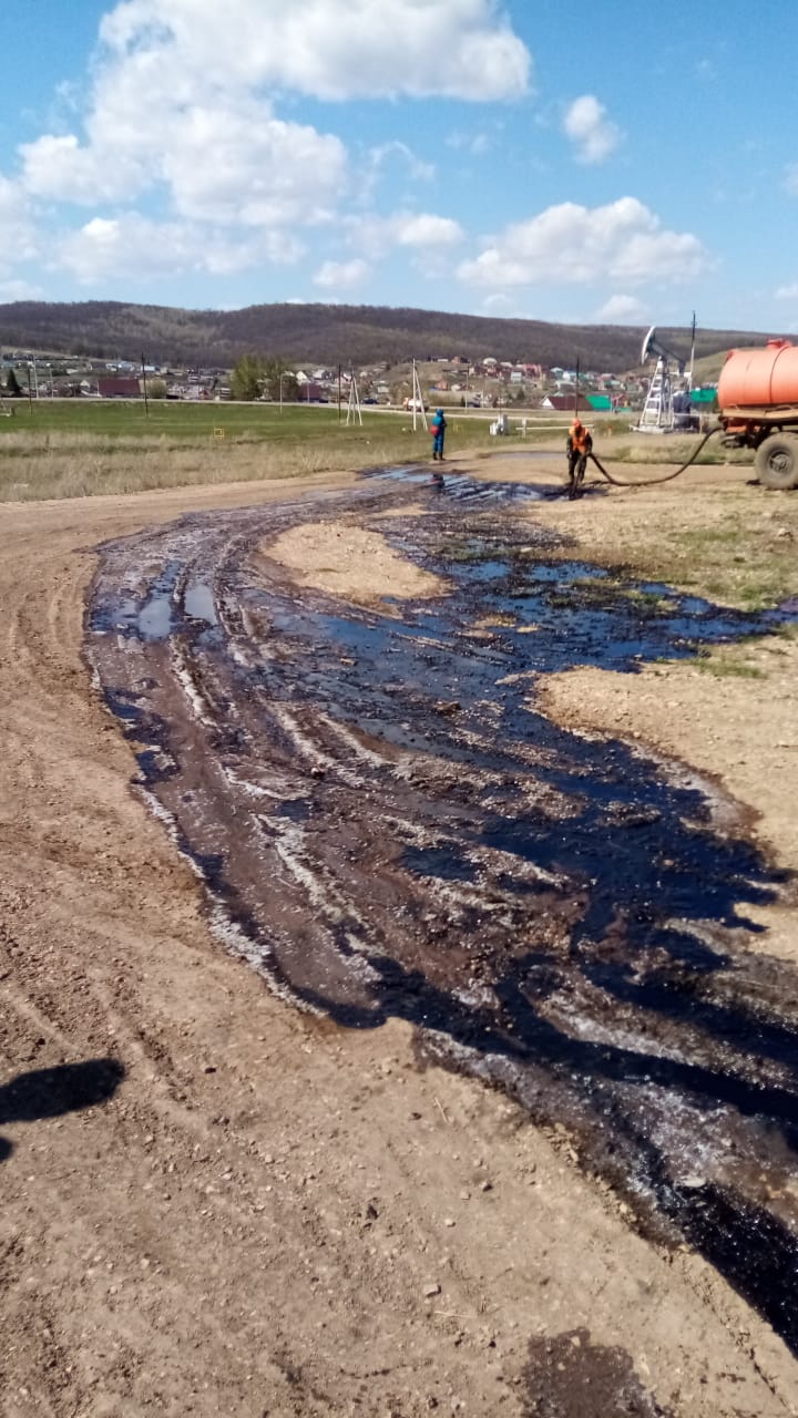 В Альметьевском районе Республики Татарстан произошел разлив нефти