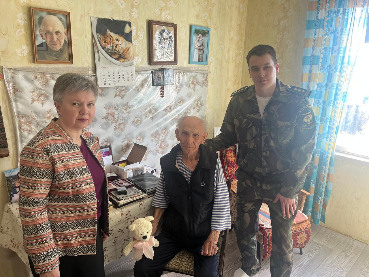 Росприроднадзор поздравил ветерана Великой Отечественной войны в г. Магнитогорске