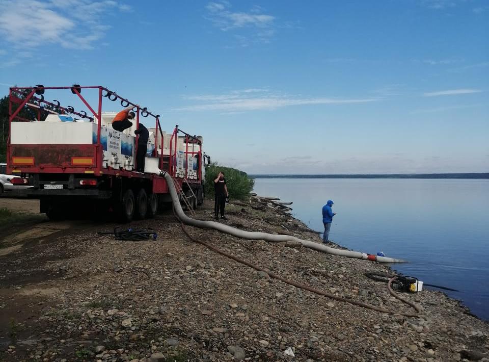 В Красноярском крае сотрудники Росприроднадзора приняли участие в выпуске молоди краснокнижного осетра