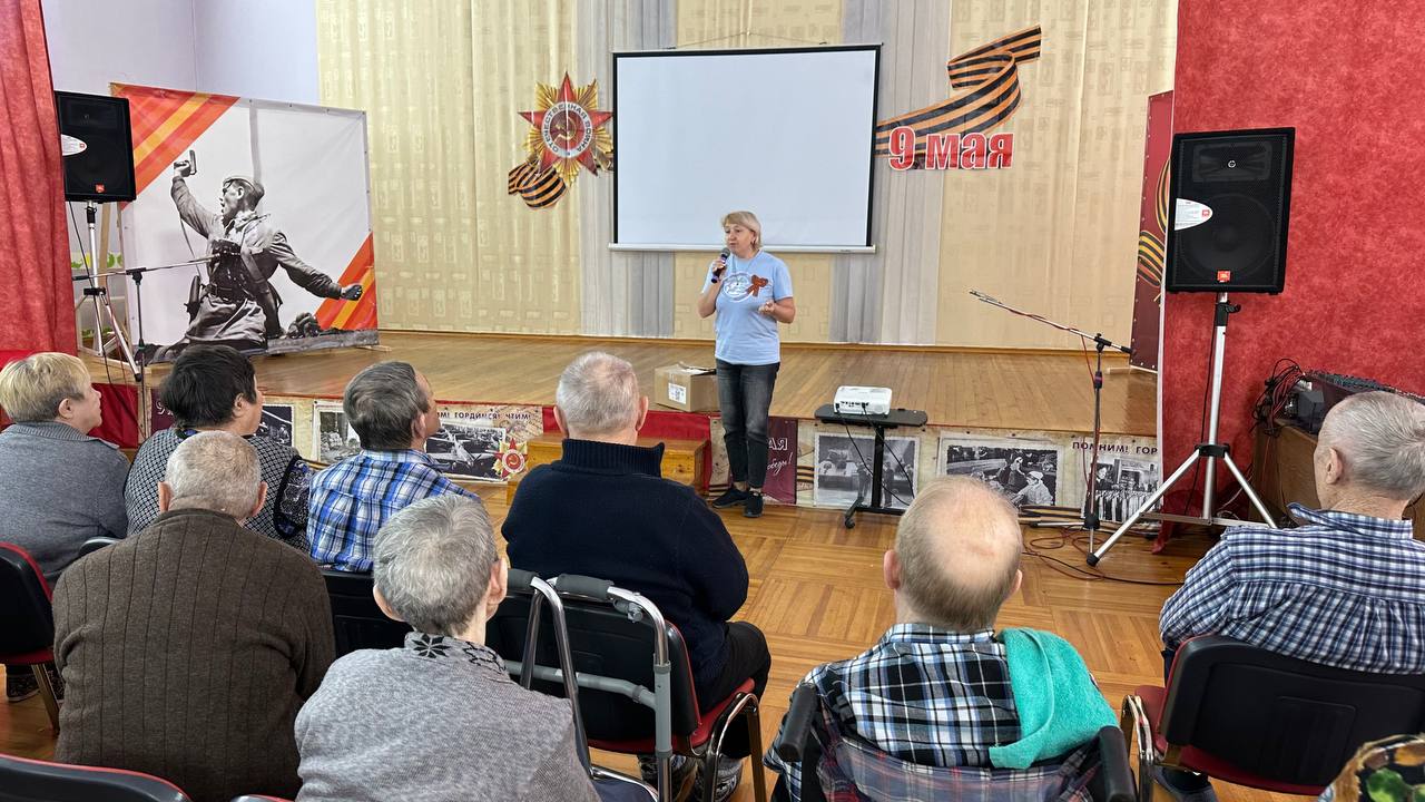 Сотрудники Росприроднадзора в Иркутске подарили медвежат, сшитых в рамках акции «Игрушка ветерану» участникам тыла и детям Войны