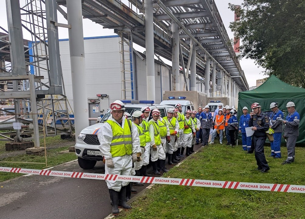 Сотрудники Межрегионального управления Росприроднадзора по г. Москве  и Калужской области в составе комиссии приняли участие в комплексных учениях  по подтверждению готовности эксплуатирующей организации к действиям по локализации и ликвидации максимально