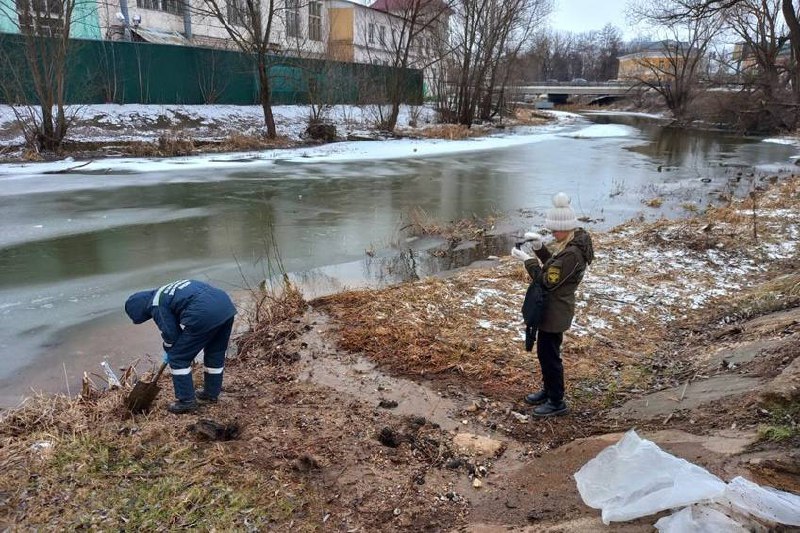 Специалисты Верхне-Волжского управления проверили информацию о загрязнении акватории реки Трубеж сточными водами