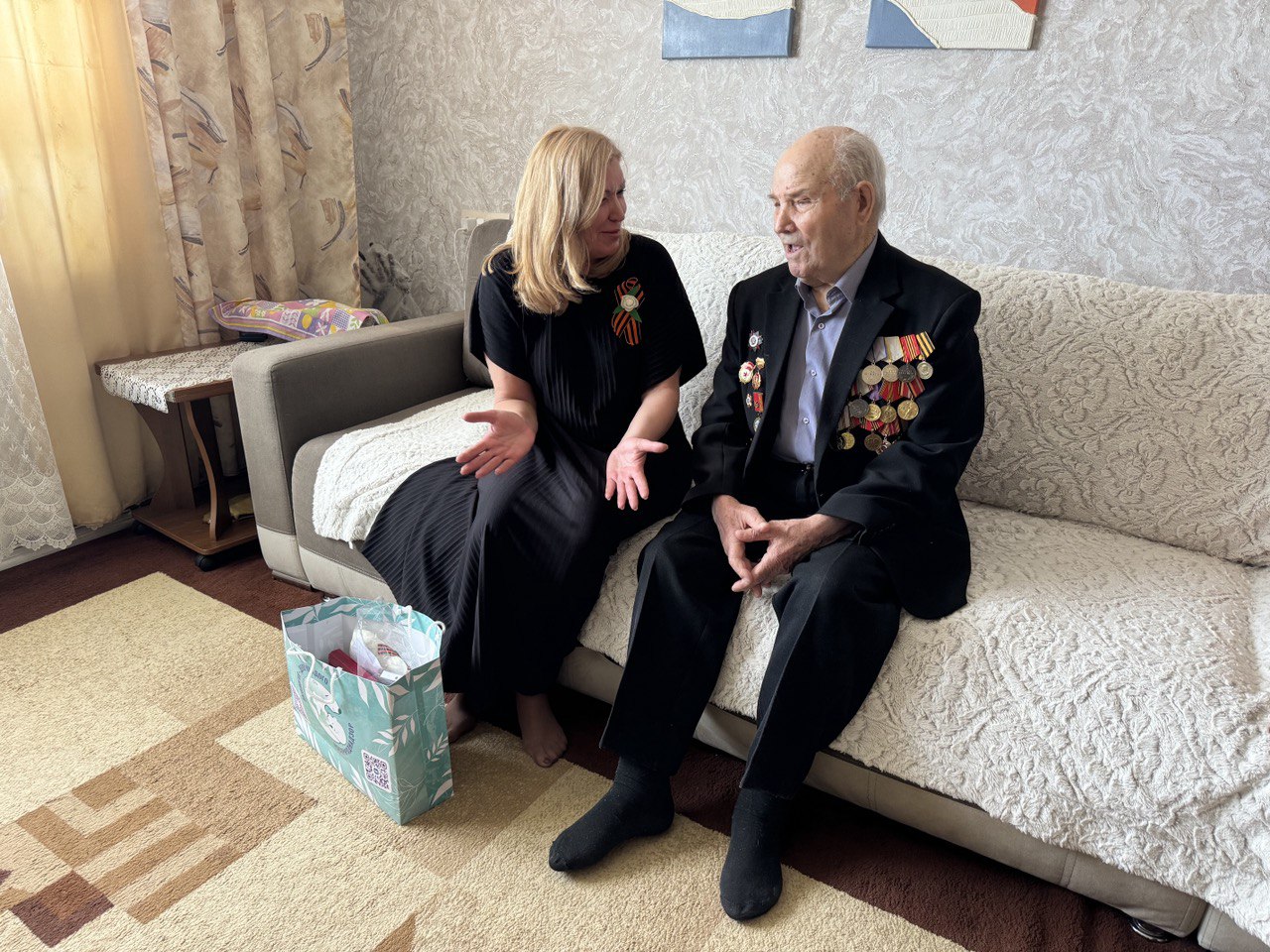 Руководитель Енисейского управления Росприроднадзора поздравила ветеранов Великой Отечественной войны с Днем Победы