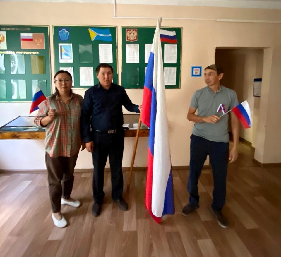 В Енисейском управлении Росприроднадзора продолжаются мероприятия, посвященные Дню Государственного флага Российской Федерации