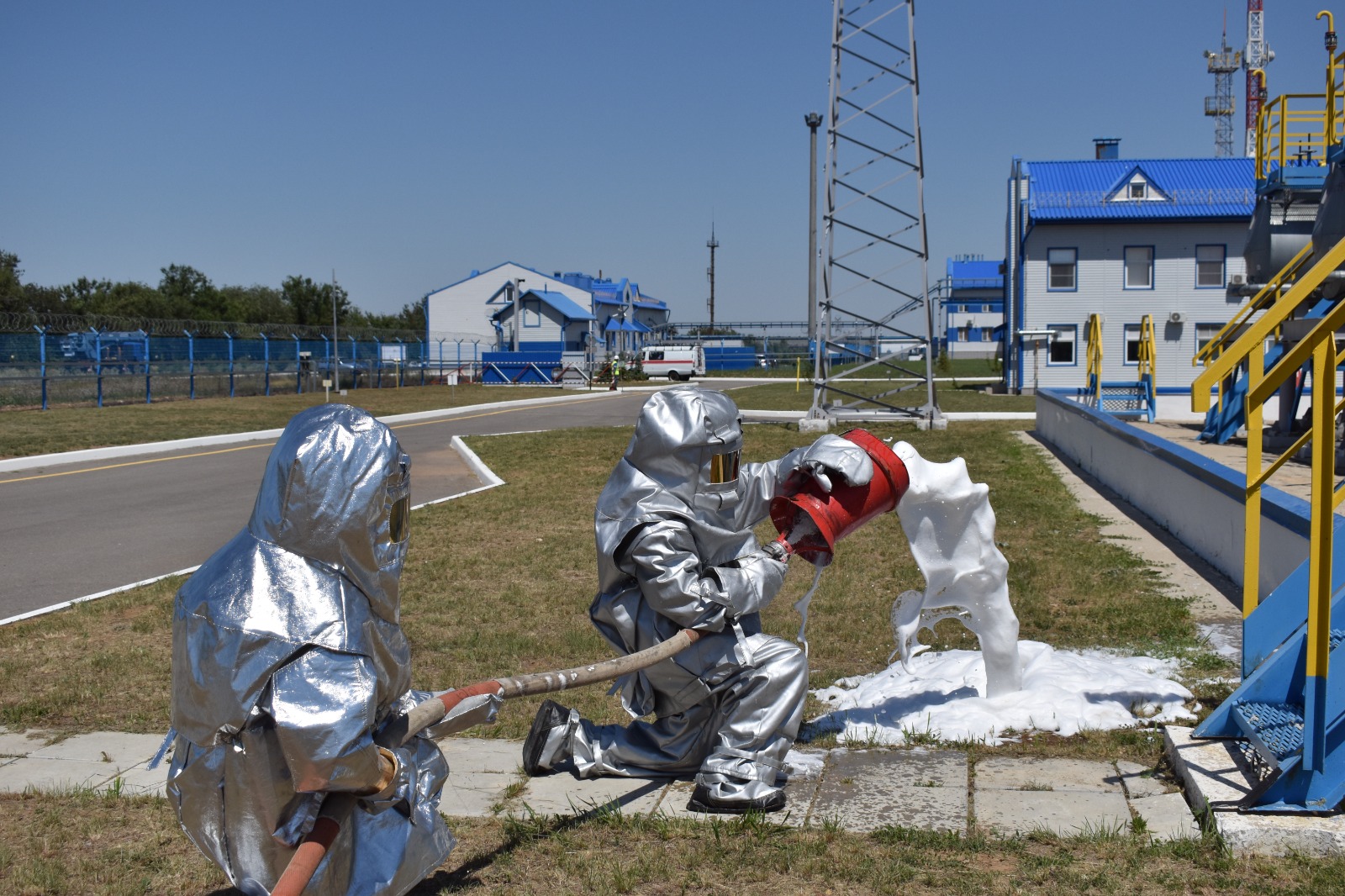 На территории Волгоградской области прошли комплексные учения по подтверждению готовности юридических лиц к действиям по локализации и ликвидации разливов нефти и нефтепродуктов