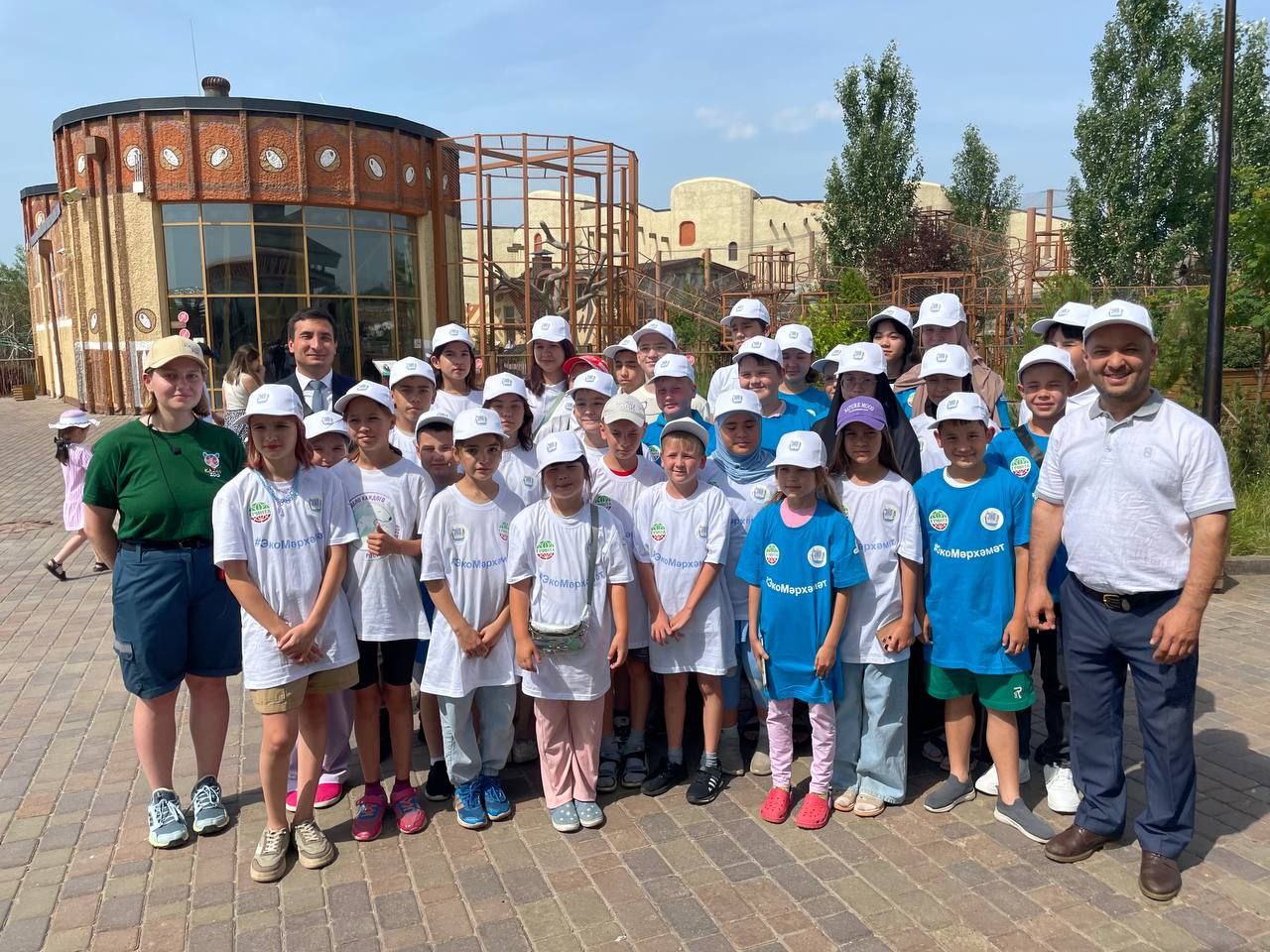 Воспитанники первого эколагеря Росприроднадзора посетили казанский зооботсад «Река Замбези» 