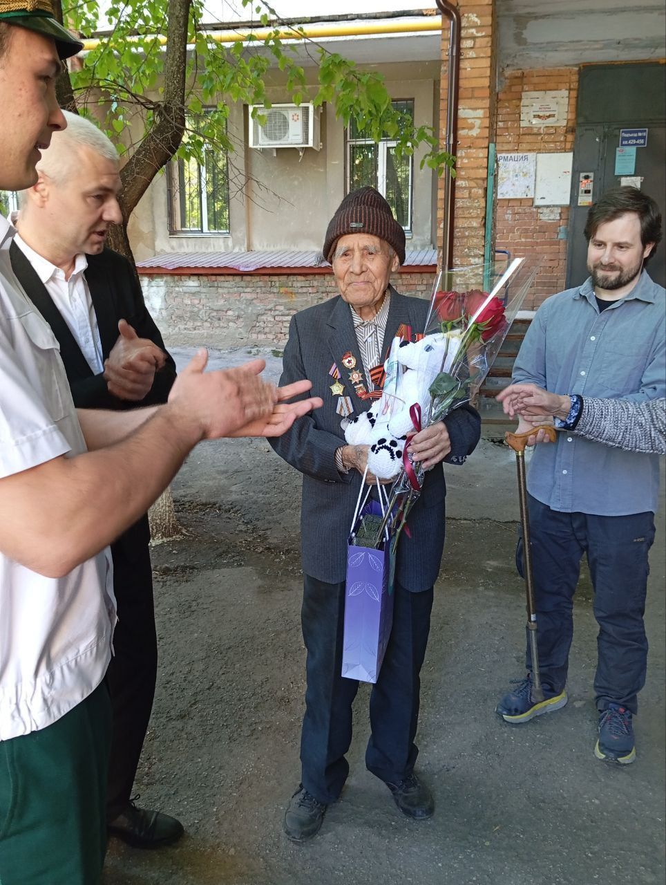 В Самаре сотрудники Межрегионального управления Росприроднадзора по Самарской и Ульяновской областям приняли участие в торжественном открытии  памятной доски участнику Великой Отечественной войны Нечаеву Владимиру Ивановичу 