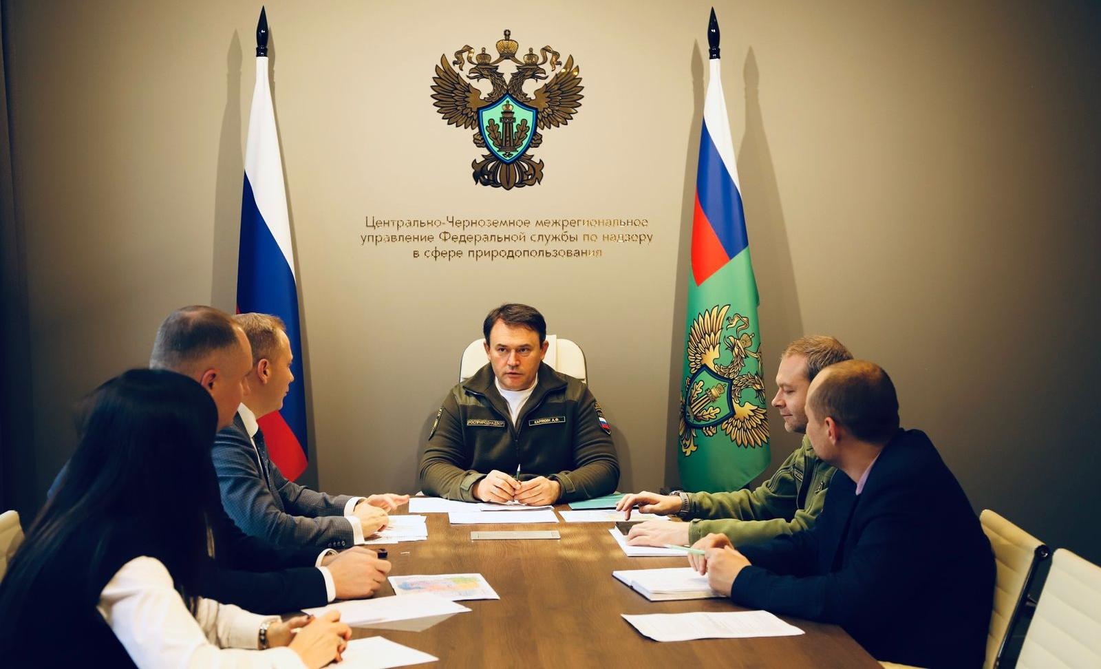 Руководитель Центрально-Черноземного управления Росприроднадзора Алексей Карякин провел рабочую встречу с министром ЖКХ и энергетики Воронежской области Евгением Бажановым