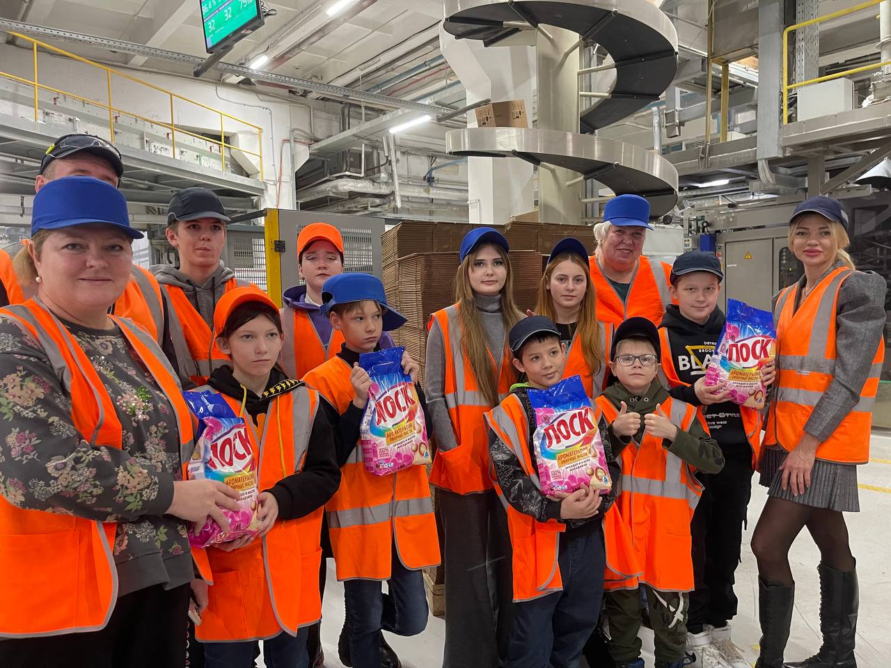 Участники Премии "Экология — дело каждого" посетили завод Лаб Индастриз в Энгельсе