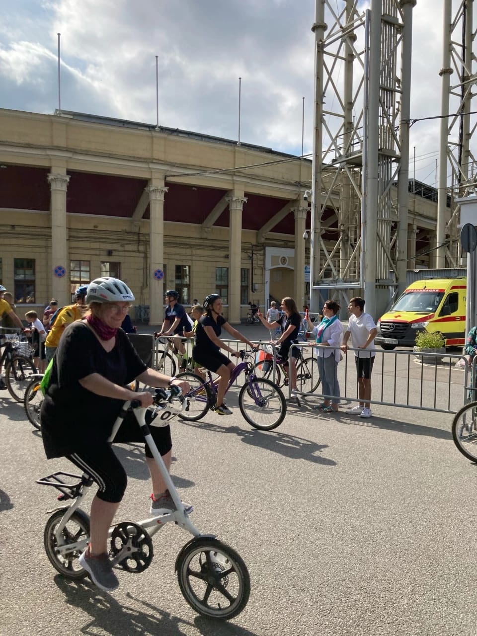 Сотрудники СЗМУ Росприроднадзора приняли участие в велогонке La strada