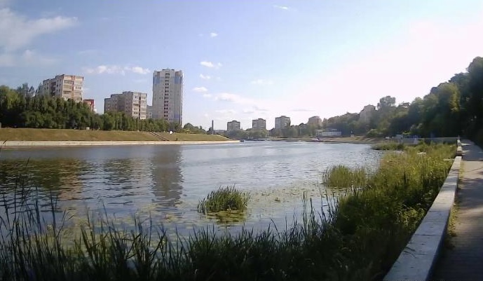 В результате выездного обследования территории водоохранной зоны р. Ока, прилегающей к Герценскому мосту, нарушений не обнаружено