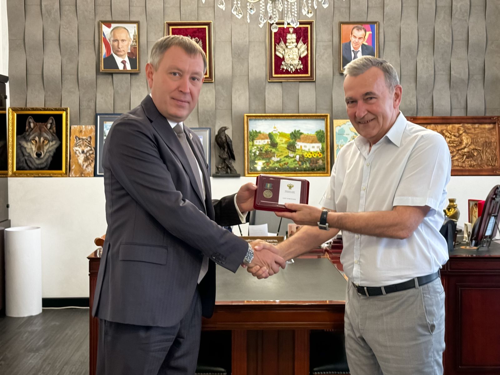 И.о. министра природных ресурсов Краснодарского края Сергей Ерёмин награжден памятной медалью в честь 20-летия Росприроднадзора