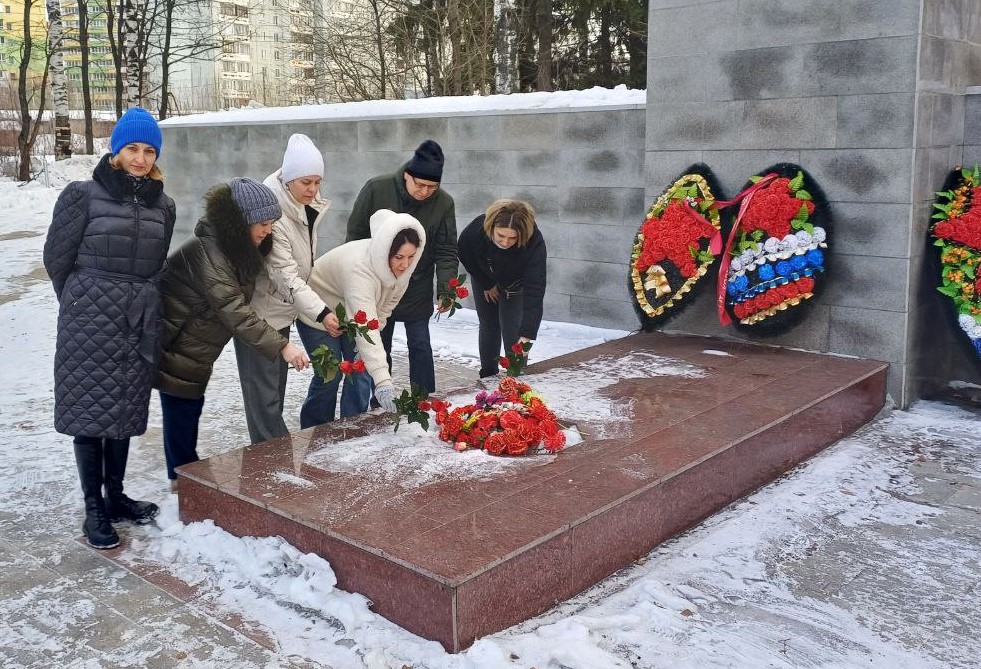  В Кирове привели в порядок территорию на воинском мемориале Лобановского кладбища 