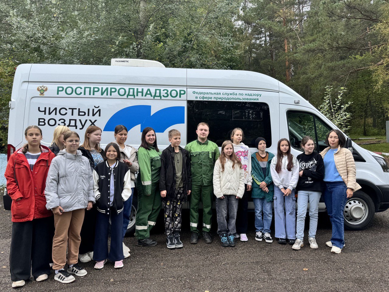 Сотрудники Енисейского управления Росприроднадзора совместно с ЦЛАТИ провели экоурок в Школе молодого эколога 