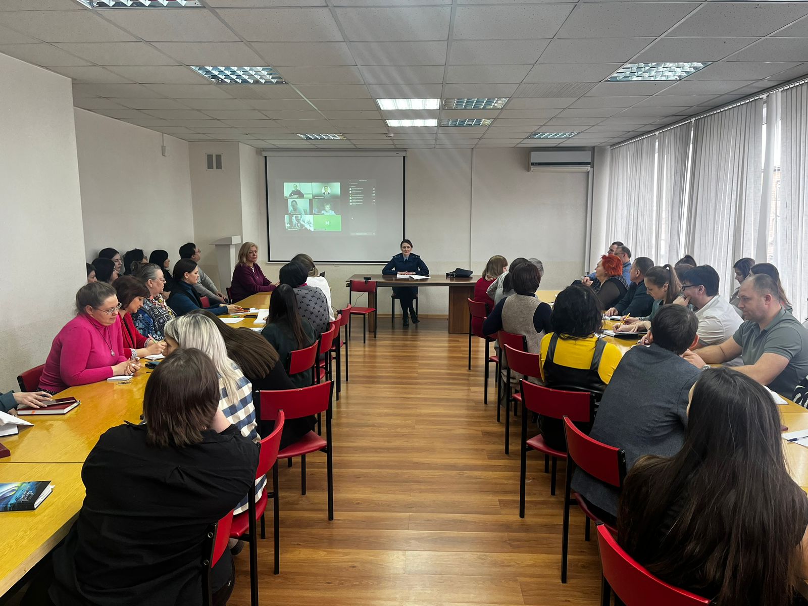 В Енисейском управлении проведен обучающий семинар по предоставлению сведений государственными служащими в рамках декларационной компании
