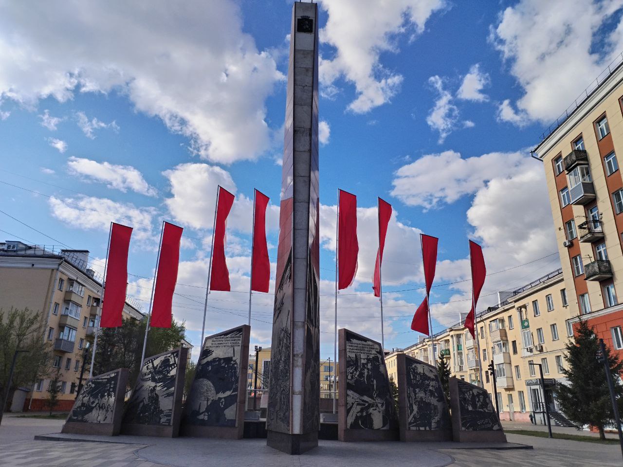 Сотрудники Енисейского управления Росприроднадзора посетили мемориальный комплекс «Красноярск — город трудовой доблести