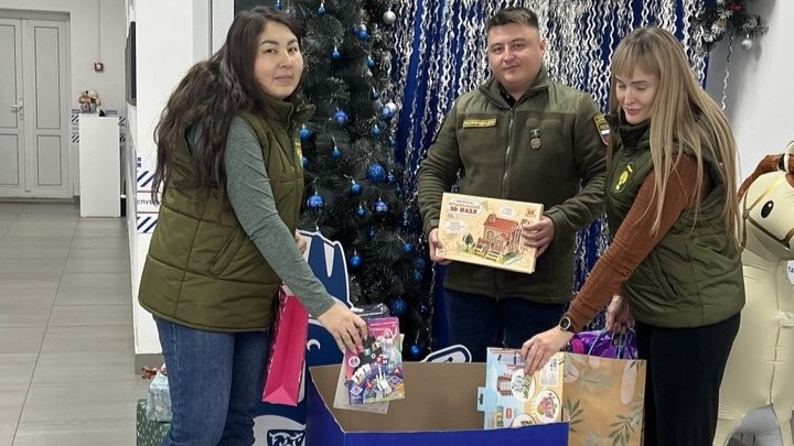 Сотрудники Южно-Сибирского межрегионального управления Росприроднадзора приняли участие во всероссийской благотворительной акции «Коробка храбрости».