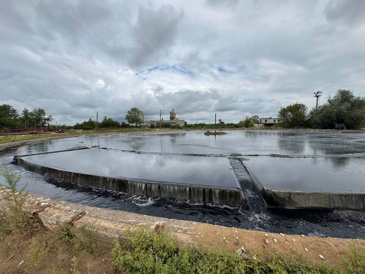 Росприроднадзор объявил предостережение Нижегородской станции аэрации в связи с вновь зафиксированным фактом распространения в городе канализационного запаха 