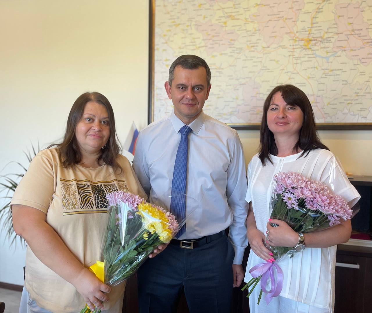 Руководитель Межрегионального управления Росприроднадзора в Саратове поздравил сотрудников с Днём семьи, любви и верности