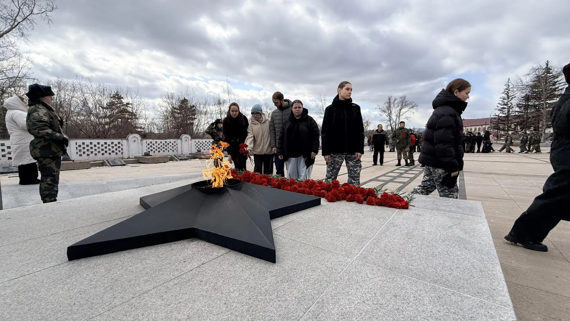 Сотрудники Енисейского межрегионального управления Росприроднадзора приняли участие в торжественном открытии Всероссийской акции «Вахта Памяти – 2026»