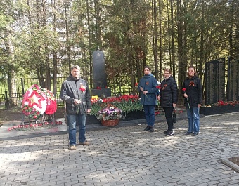 Сотрудники СЗМУ Росприроднадзора в Новгородской области почтили память павших воинов