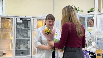 В филиалах ЦЛАТИ по УФО по Челябинской и Тюменской областям поздравили с 8 Марта жён участников СВО