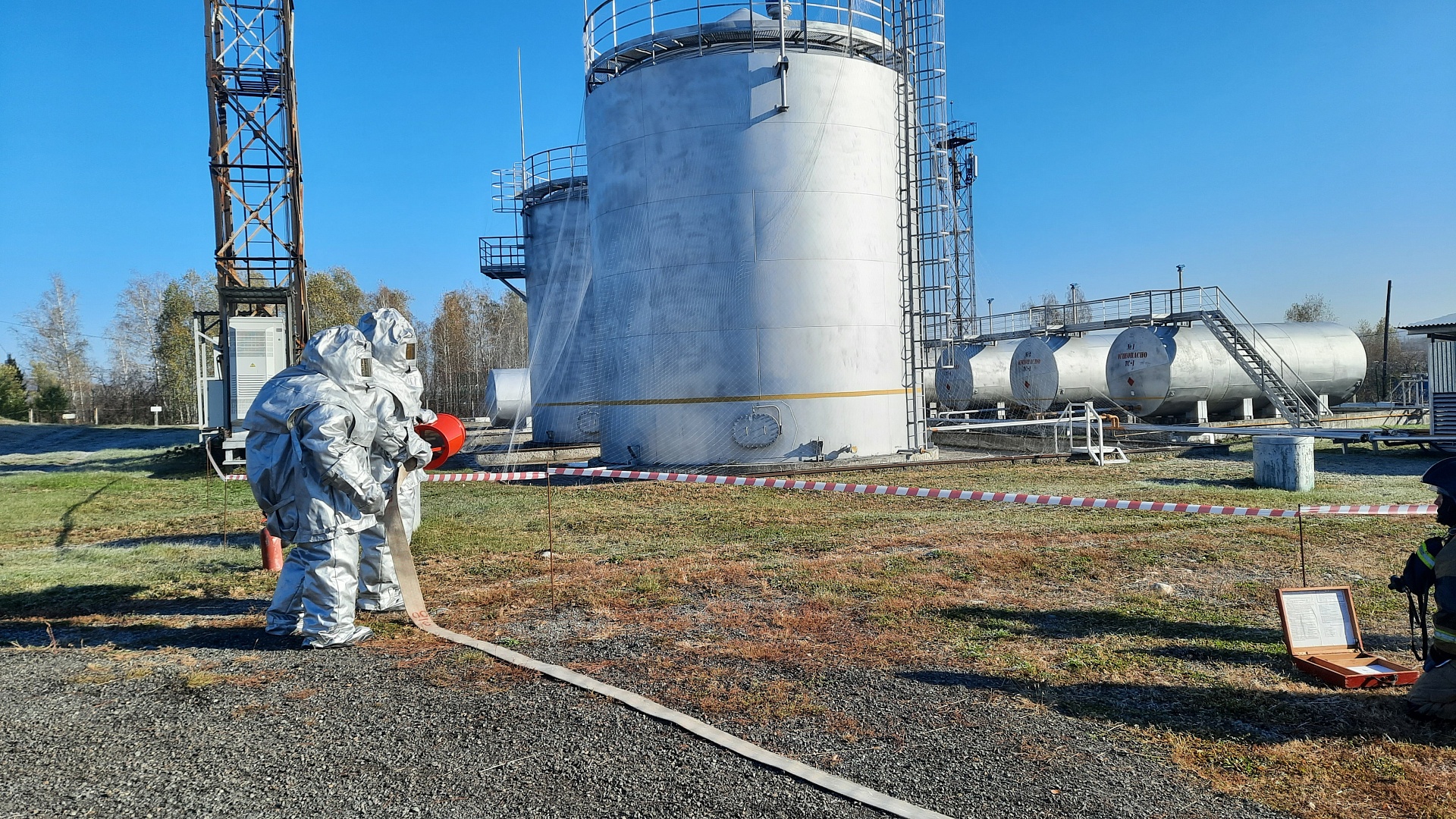 Южно-Сибирское межрегиональное управление Росприроднадзора приняло участие в комплексных учениях по подтверждению готовности АО «Аэропорт Горно-Алтайск» к локализации и ликвидации разливов нефти и нефтепродуктов