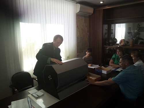 Инспектор Уральского управления Росприроднадзора принял участие в распределении лицензий на добычу охотничьих ресурсов